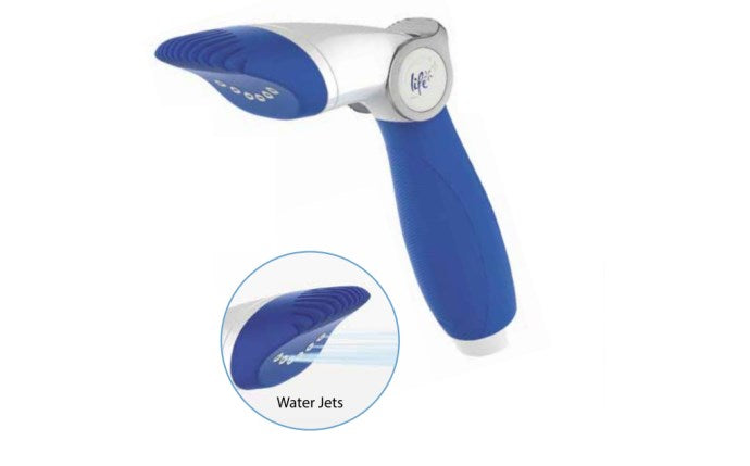 Water-Wand Pro opens filter pleats while six high-pressure jets clean both sides of the cartridge.