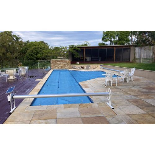 Daisy Power ST solar-powered pool cover roller with remote controls