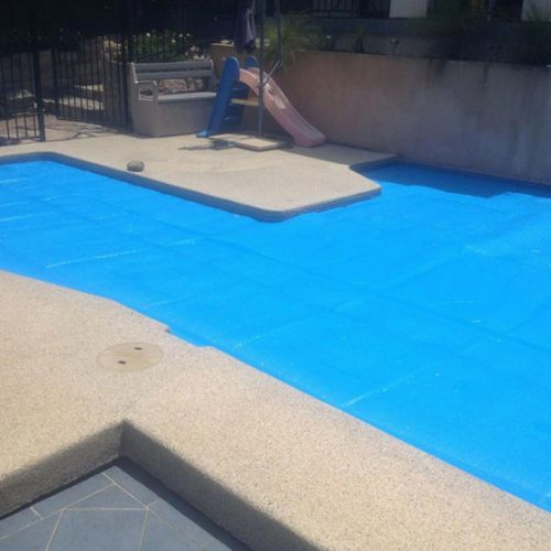 Daisy ThermoTech 4.5mm insulated pool cover for heat retention