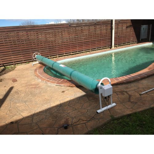 Daisy Power ST motorised pool cover roller with solar blanket