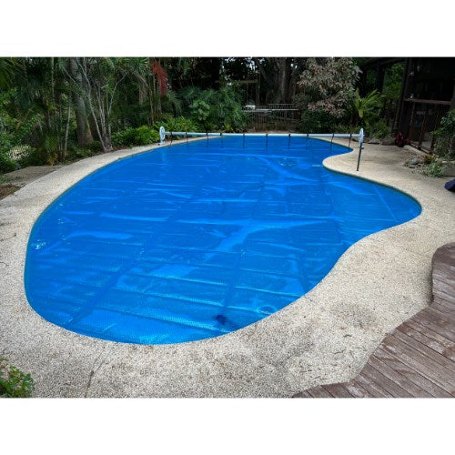 Close Up of ABGAL SmartBubble Technology on Oasis 550 Micron Pool Cover